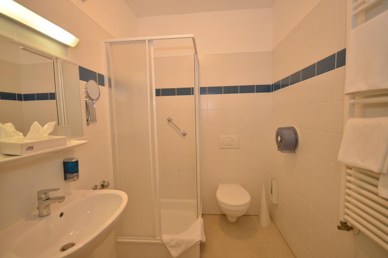 Otp Hotel ブダペスト エクステリア 写真